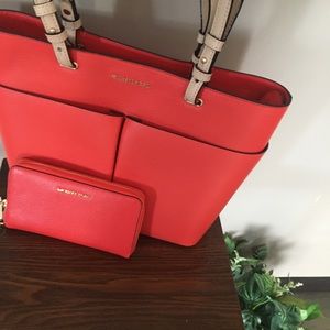 MK shoulder bag & billfold